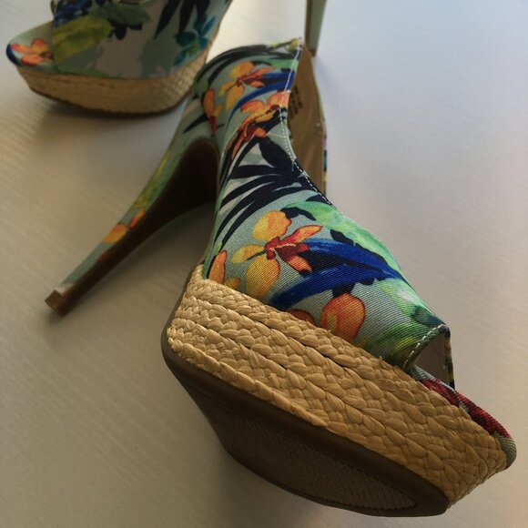 Tropical Print Peep Toe Heels by Apt. 9 - Picture 9 of 15